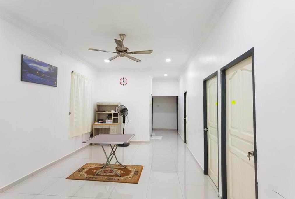 Stadium-18 Pax Rumah percutian