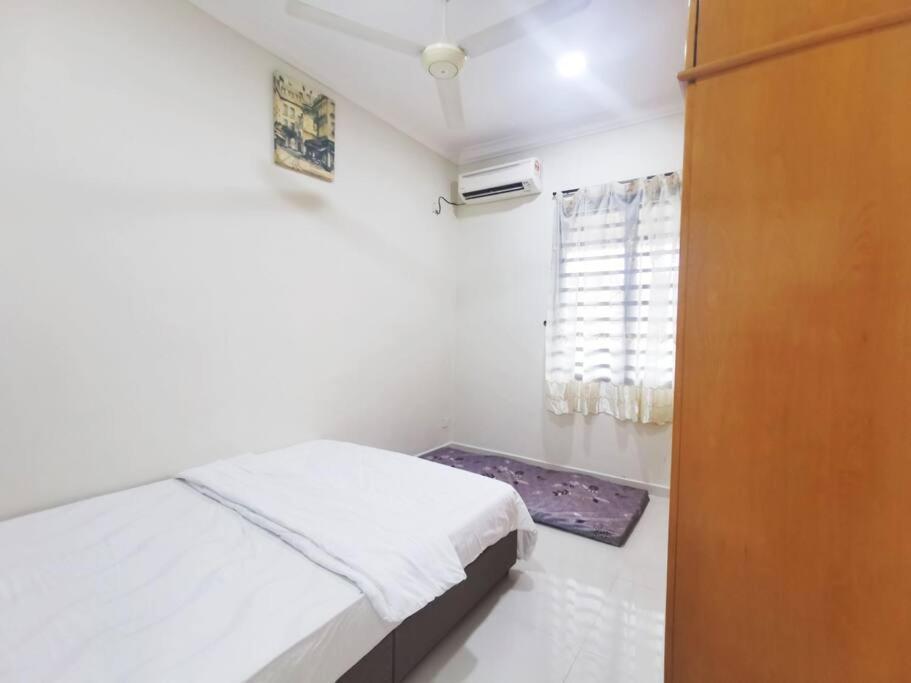 Stadium-18 Pax Rumah percutian